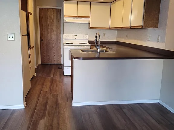 Building Photo - 1247 Holland Park Blvd