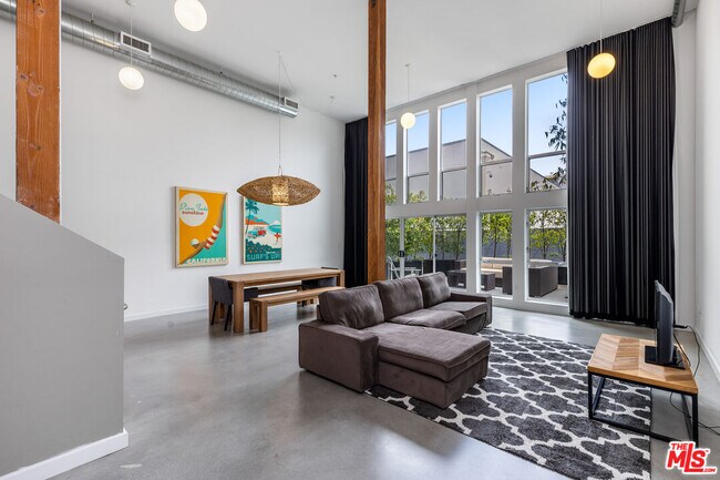 Building Photo - 4215 Glencoe Ave