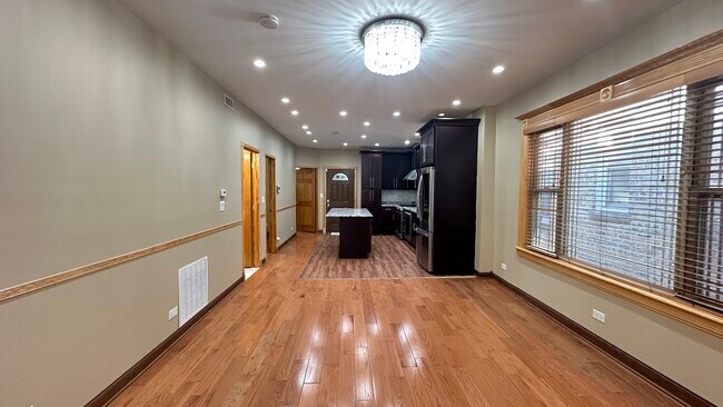 Building Photo - 5716 N Campbell Ave