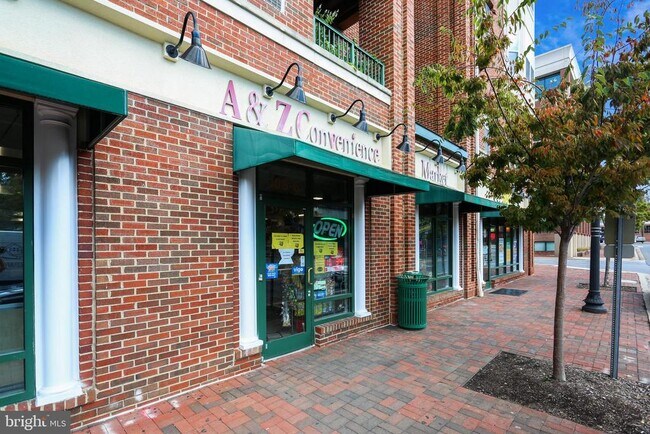Building Photo - 937 Hidden Marsh St