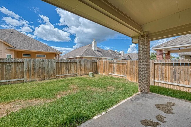 Building Photo - 10019 Taylor Springs Ln