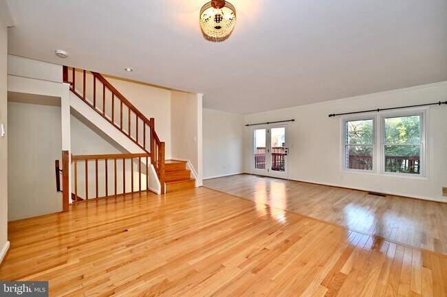 Building Photo - 1561 Templeton Pl