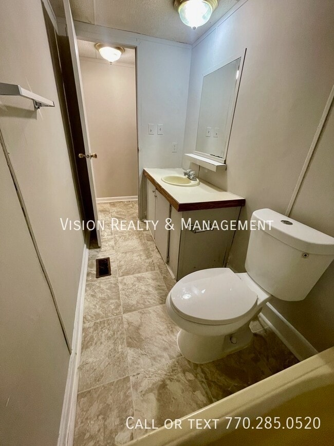 Building Photo - 25 Watercrest Ln