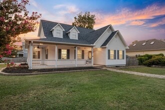 Building Photo - 101 Sixth St N