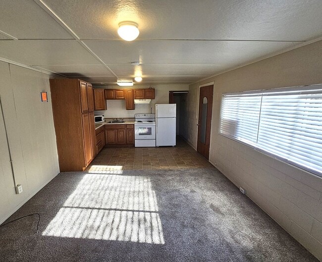 Building Photo - 166 Ponderosa Dr