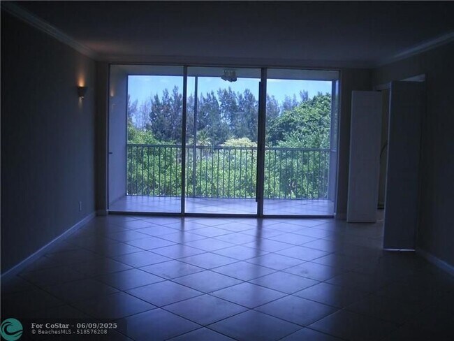 Building Photo - 2650 S Course Dr