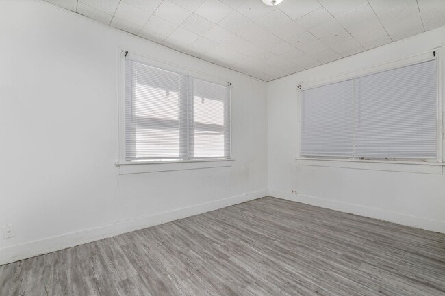 Building Photo - 809 S Mississippi St