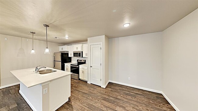 Building Photo - 5007 Avion Ct