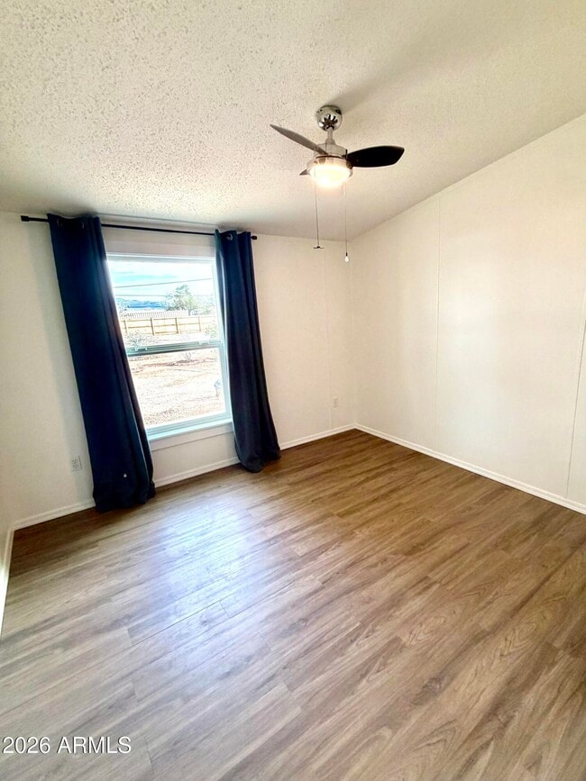 Building Photo - 5333 S Santa Claus Ave