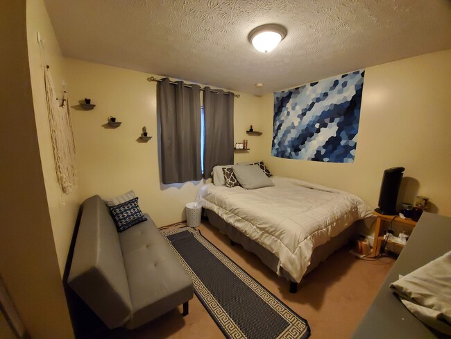 Building Photo - 6282 2nd Ave