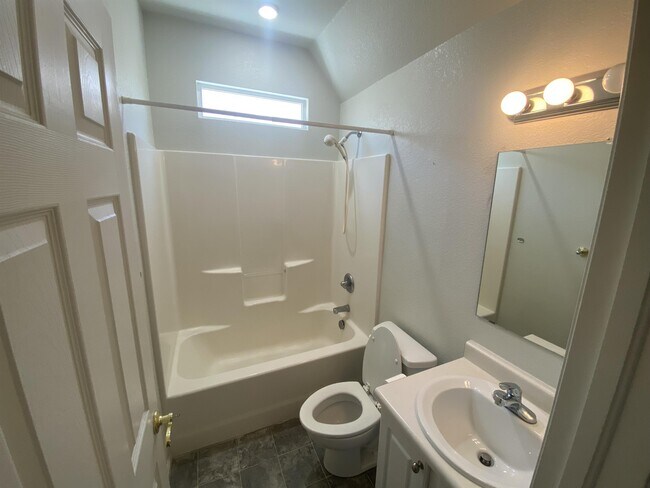 Building Photo - 5259 W 9th St Dr