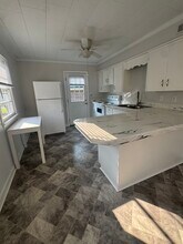 Building Photo - 417 10th Ave S