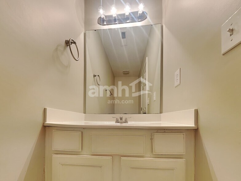 Building Photo - 5146 Torrey Ln