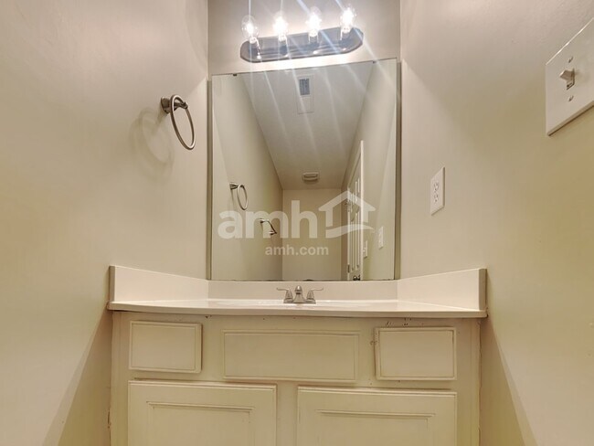 Building Photo - 5146 Torrey Ln