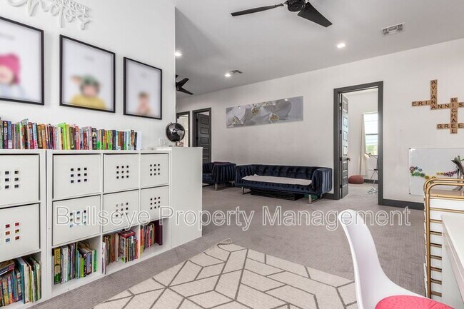Building Photo - 4413 E Montecito Ave