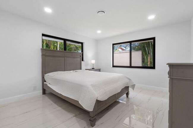 Building Photo - 1200 SW 8th St