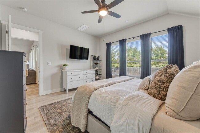 Building Photo - 4505 Post Loop