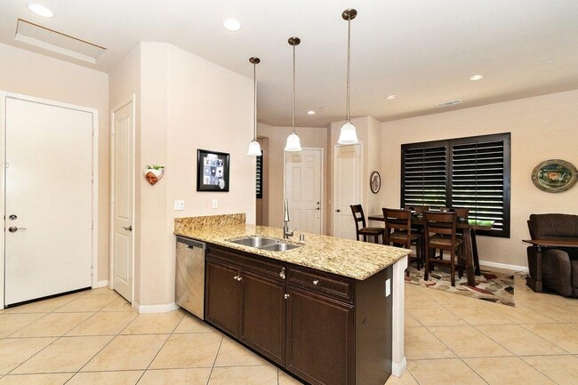 Building Photo - 81506 Avenida Viesca