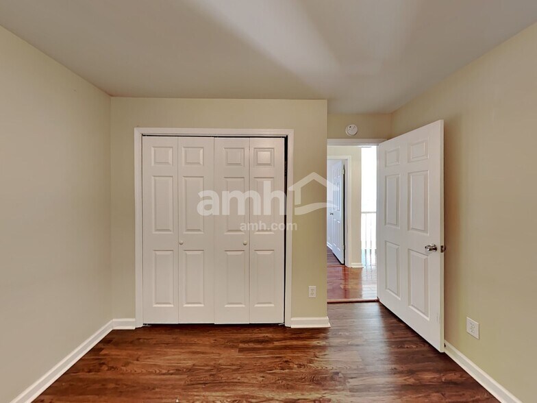 Building Photo - 2011 Aldbury Ln