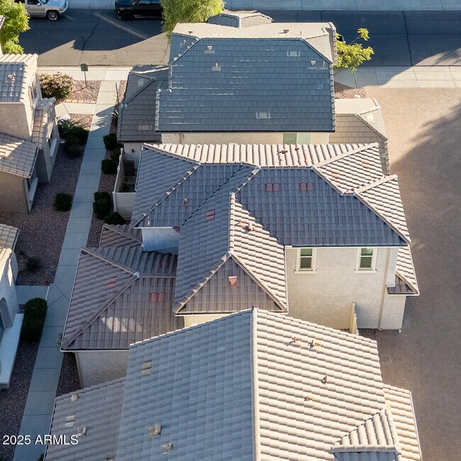 Building Photo - 1958 W Busoni Pl