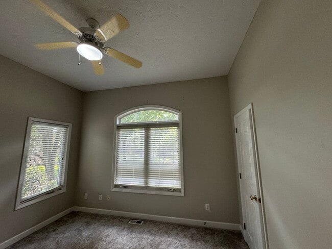 Building Photo - Carolina Lakes!! Close to Marina