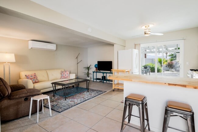 Building Photo - Movie Colony Oasis - Peaceful, Walk to Downtown (Monthly Only - No Long Term)