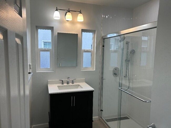 Building Photo - 2303 Graydon Ave