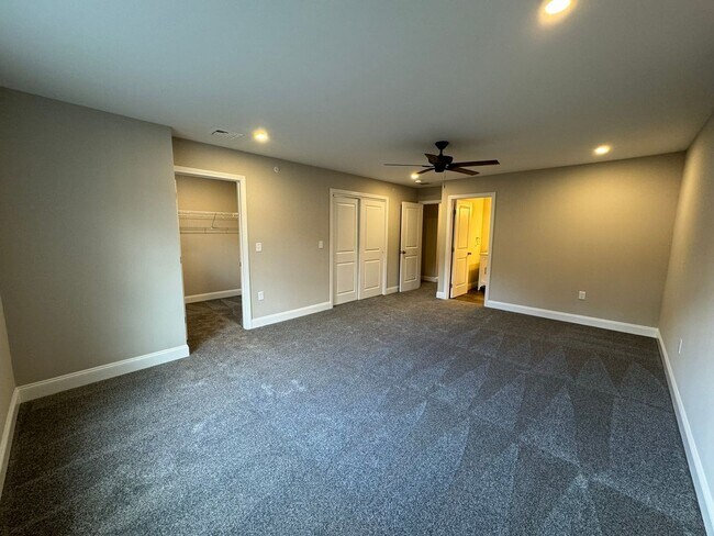 Building Photo - 108 Mammoth Rd