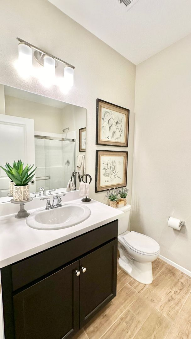 Building Photo - Beautiful "Model" Home in the Horse Creek ...