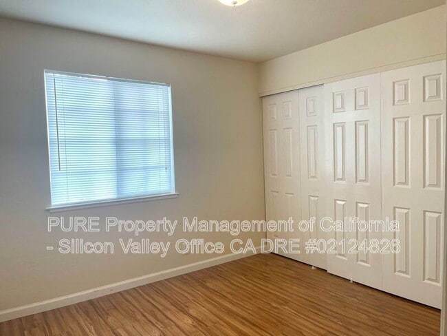 Building Photo - 6361 Pearlroth Dr