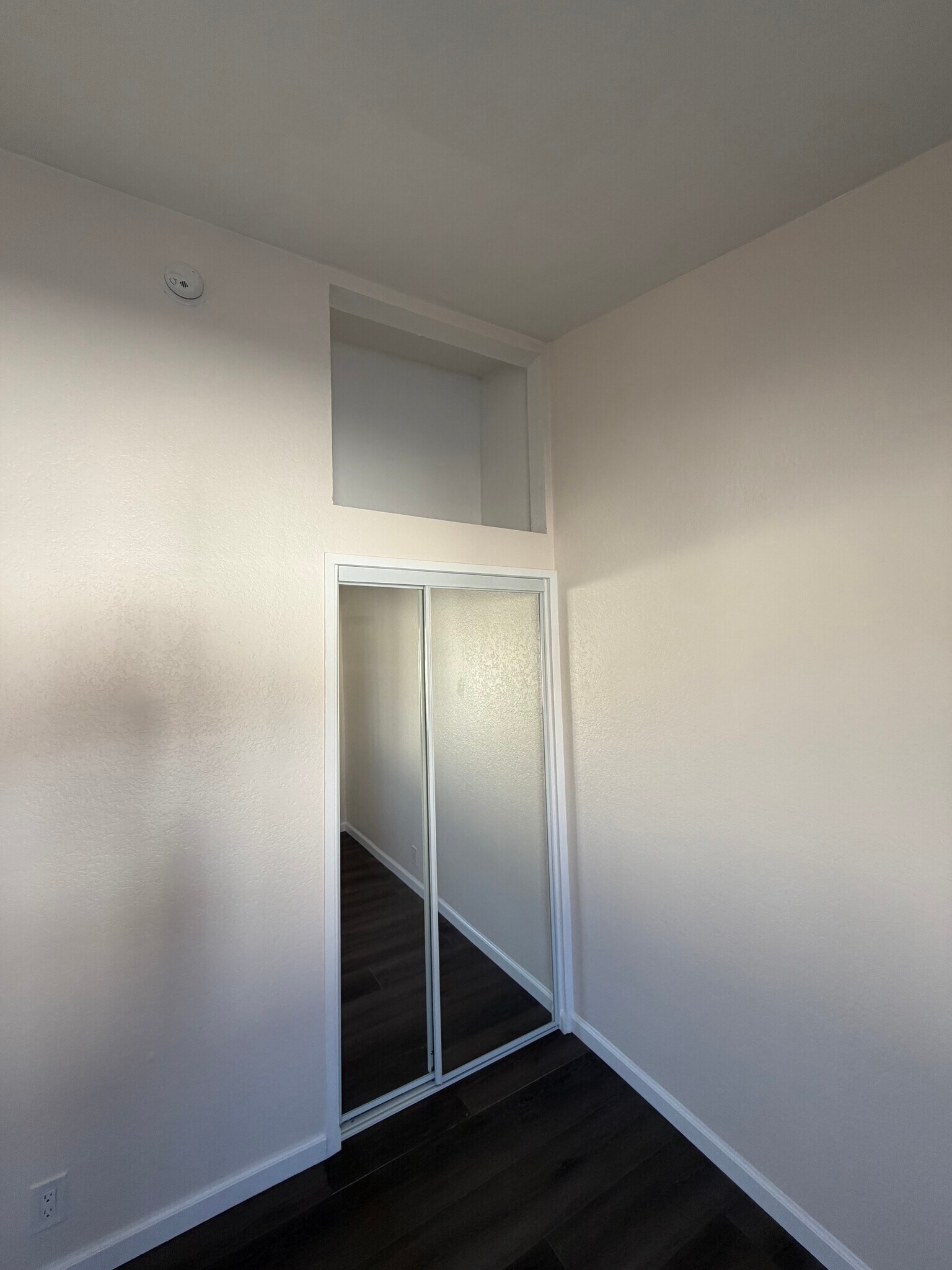 Building Photo - 13522 Glenoaks Blvd