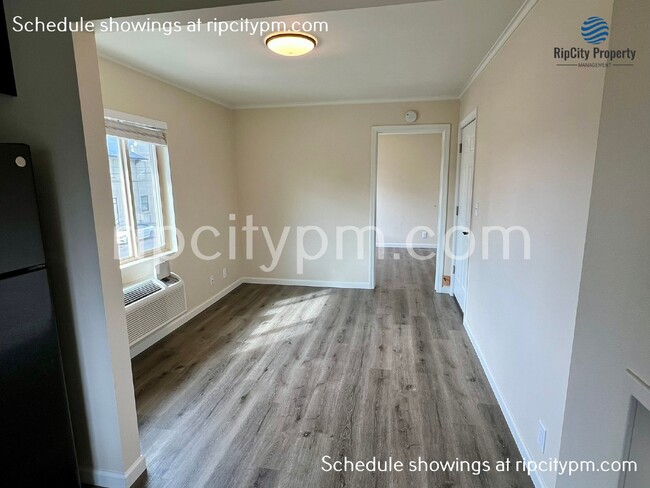 Building Photo - Charming 1-Bedroom Apartment downtown Hill...