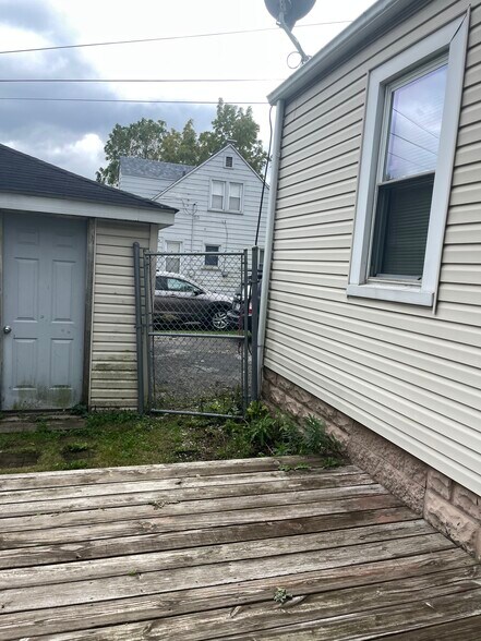 Building Photo - 8215 Rutledge St