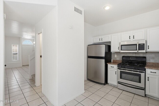 Building Photo - 1026 W Libra Dr