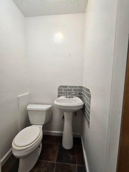 Building Photo - 677 Peach Tree Ln