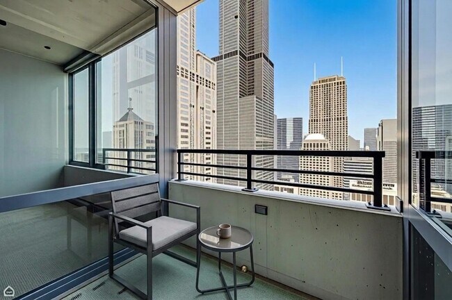 Building Photo - 235 W Van Buren St
