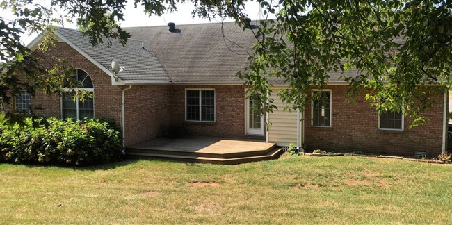 Building Photo - 211 Cullom Way