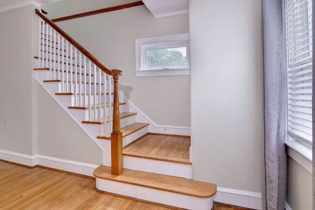 Building Photo - Delightful Home in Brandon Heights