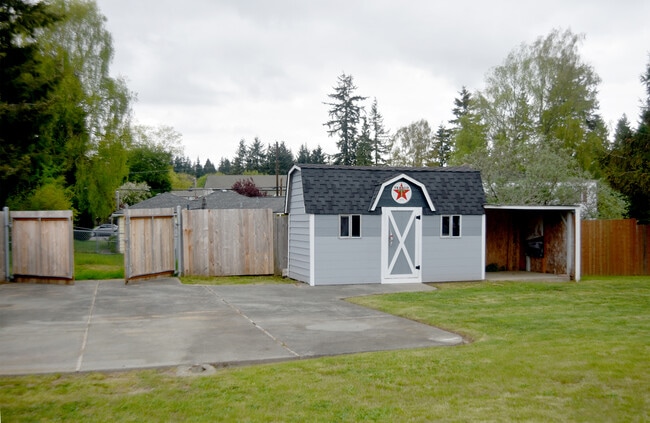 Building Photo - Charming Updated 1955 Rambler – 3 Bed, 2 B...