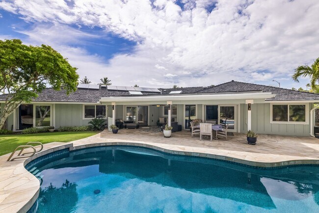 Building Photo - Private Beach Access, Pool, AC, Kailuana Loop