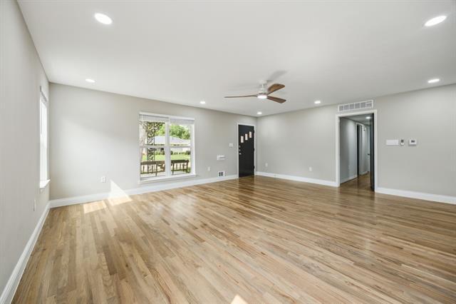 Building Photo - 810 Wildgrove Dr