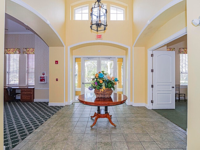 Building Photo - 5020 Fairways Cir