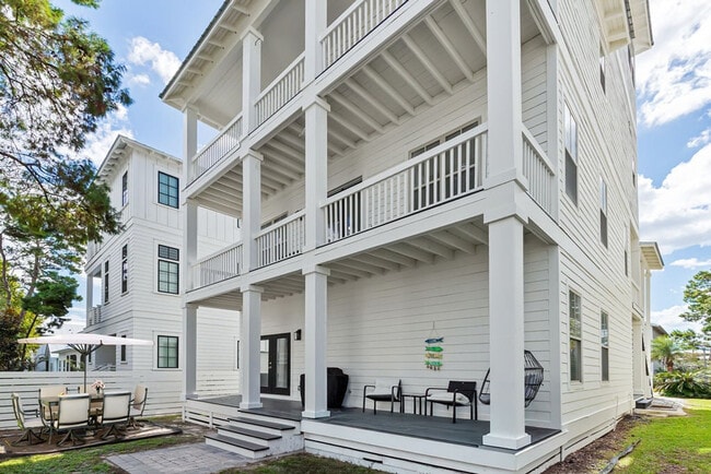 Building Photo - 337 Grande Pointe Cir