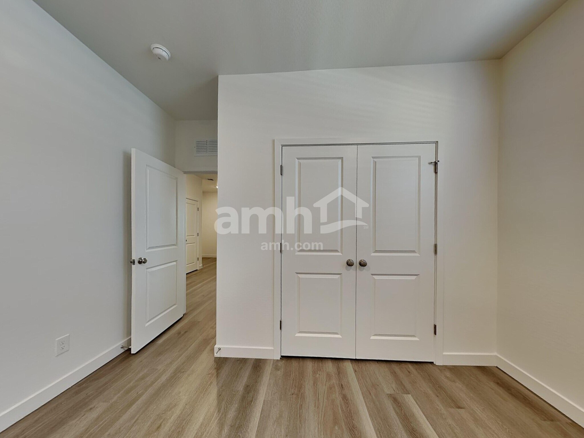 Building Photo - 20177 W Thomas Rd