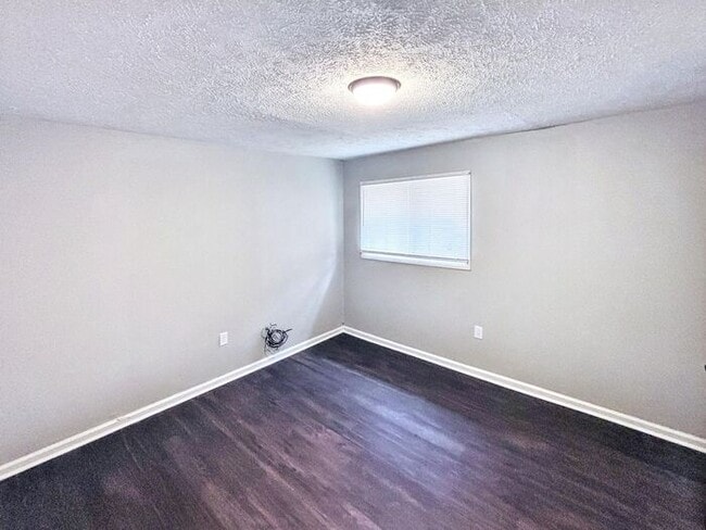 Building Photo - Lovely 3-Bedroom Home: Comfort and Conveni...