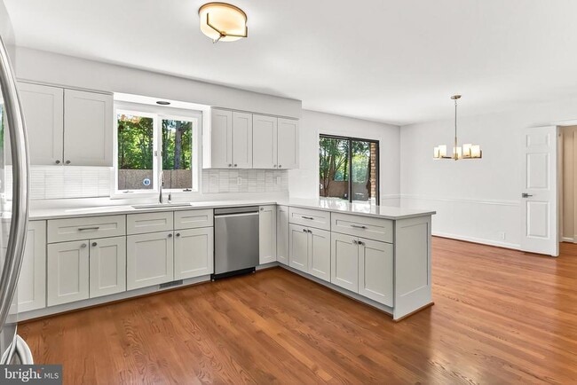 Building Photo - 6294 Dunaway Ct