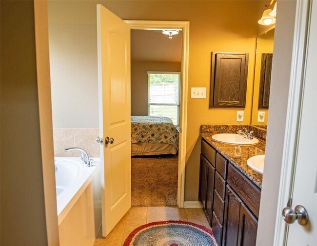 Building Photo - 2110 Timberline Ct