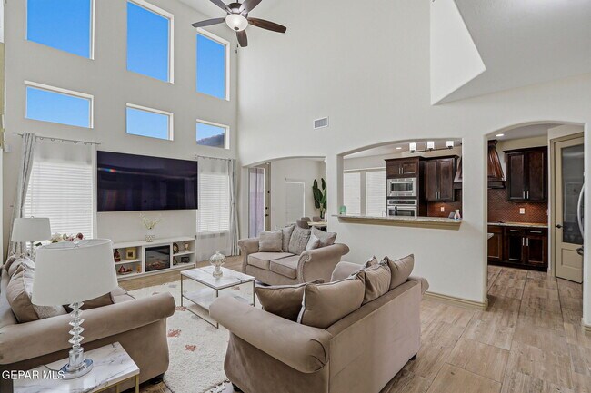 Building Photo - 12081 Silver Crown