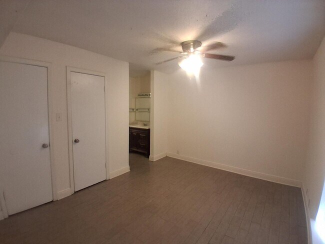 Building Photo - 3320 N Arnoult Rd