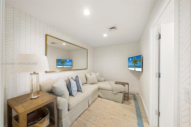 Building Photo - 360 Ocean Dr